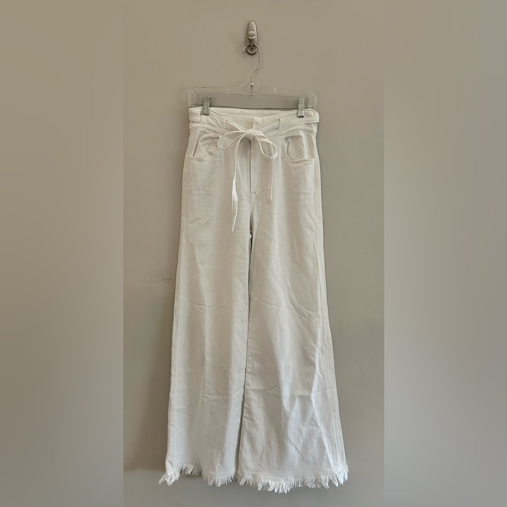 FRAME Bell Bottom Raw Hem Belted Jeans in White Size 27 High Rise Stretch